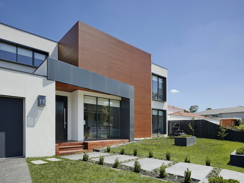 Lakefront 3 Bedroom House in Milimani - Thumbnail 2